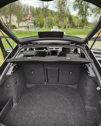 Skoda Octavia cena 48700 przebieg: 167342, rok produkcji 2018 z Olsztyn małe 277